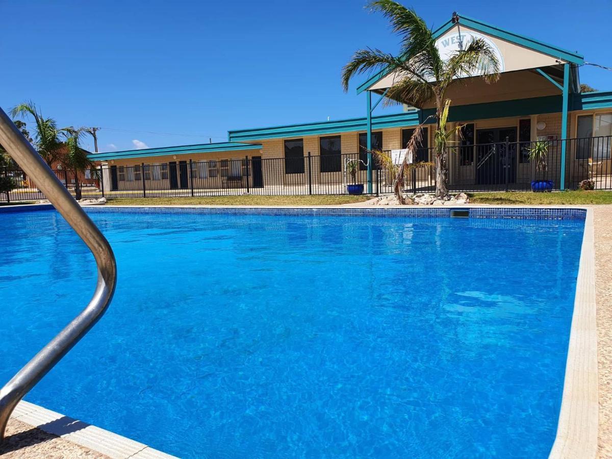 East West Motel Сидуна Экстерьер фото