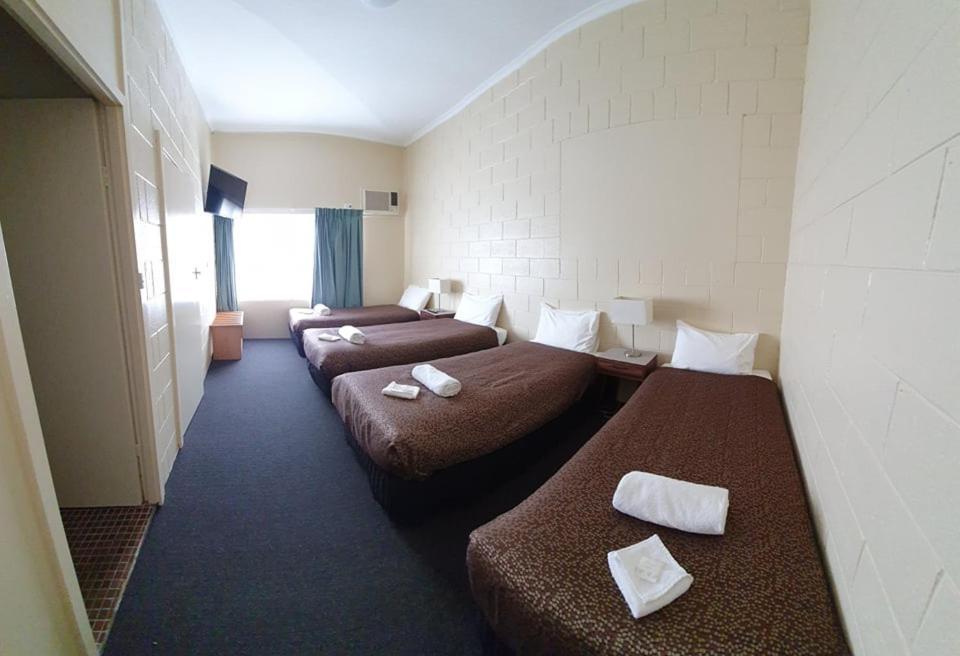 East West Motel Сидуна Экстерьер фото
