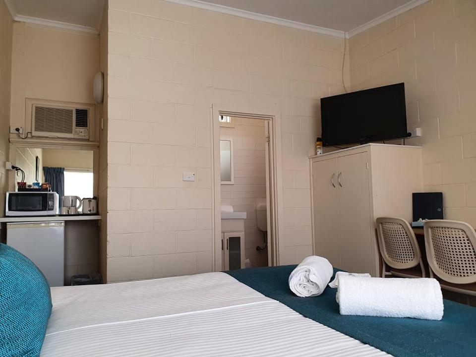 East West Motel Сидуна Экстерьер фото