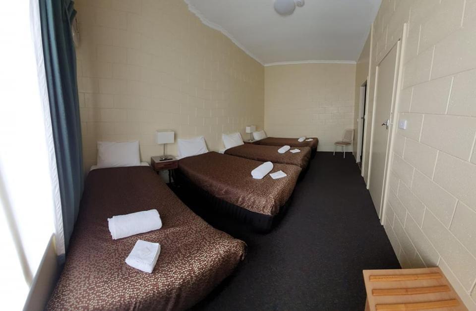 East West Motel Сидуна Экстерьер фото