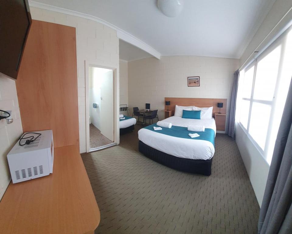 East West Motel Сидуна Экстерьер фото