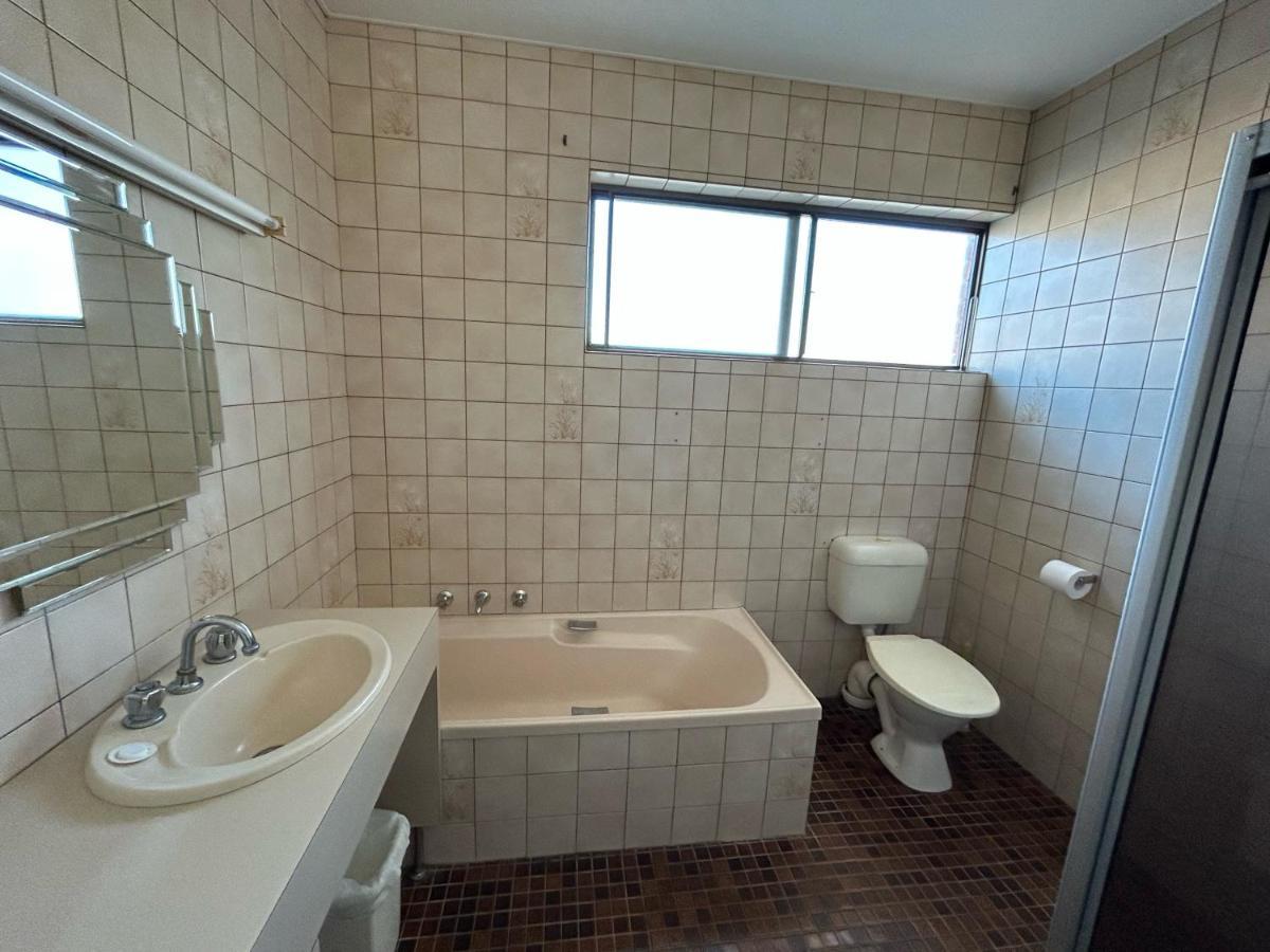 East West Motel Сидуна Экстерьер фото