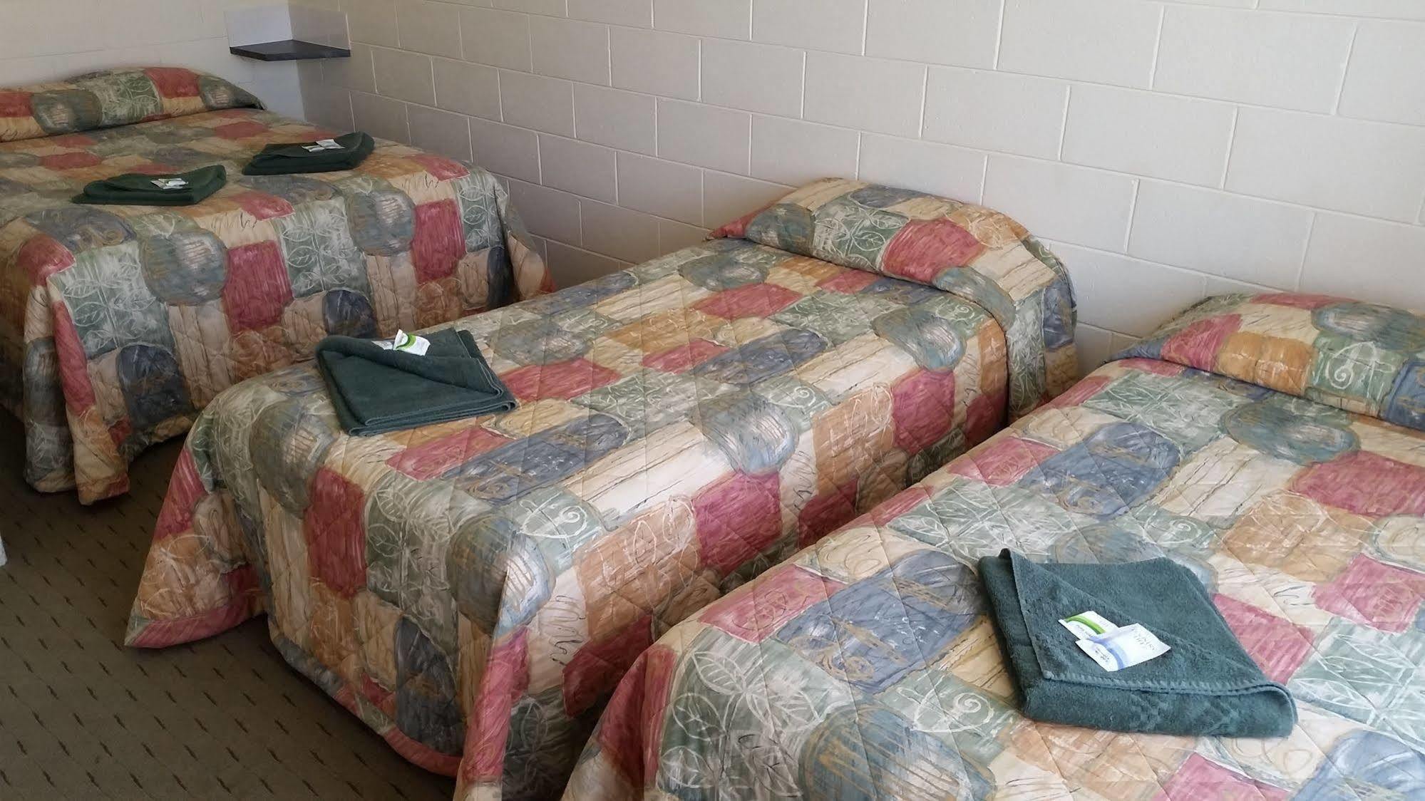 East West Motel Сидуна Экстерьер фото