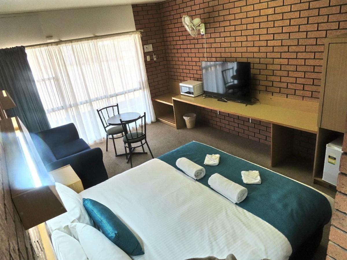East West Motel Сидуна Экстерьер фото